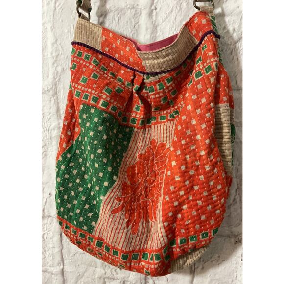 World Finds Hobo Large Bag Quilted, Stitched - Picture 3 of 12